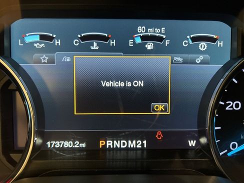 Used 2017 Ford F250 Lariat w/ Chrome Package image 18