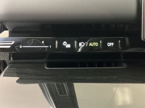 Certified 2024 BMW 530i w/ Premium Package image 20