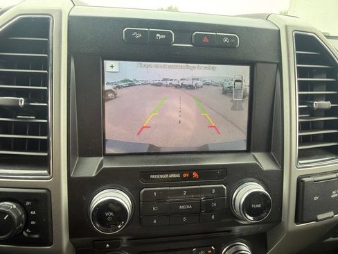 Used 2018 Ford F150 Lariat w/ Equipment Group 502A Luxury AWD/4WD image 16