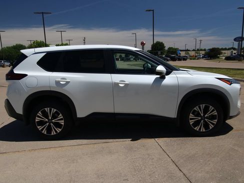 Used 2023 Nissan Rogue SV AWD/4WD image 4