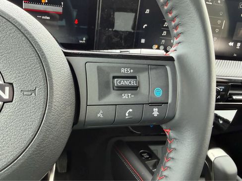 New 2026 Nissan Kicks SR AWD/4WD image 26