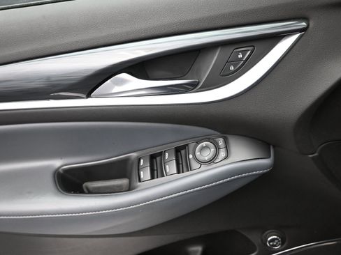 Used 2021 Buick Enclave Essence w/ Sun And Navigation Package image 11