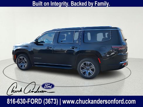 Used 2023 Jeep Wagoneer Series II AWD/4WD image 5