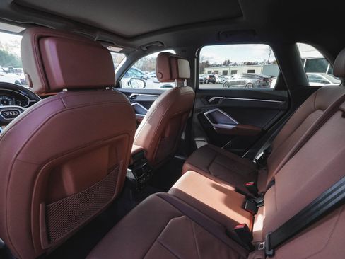 Used 2025 Audi Q3 2.0T Premium image 30