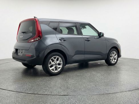 Used 2025 Kia Soul LX w/ LX Technology Package FWD image 9