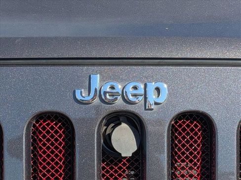 Used 2016 Jeep Wrangler Unlimited Rubicon image 23