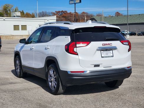 Used 2024 GMC Terrain SLT image 7