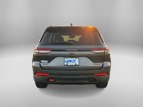 Used 2022 Jeep Grand Cherokee Trailhawk image 3