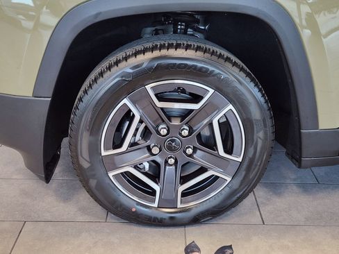 New 2026 Jeep Cherokee Laredo AWD/4WD image 11