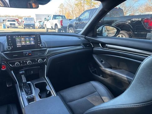 Used 2020 Honda Accord Sport image 9