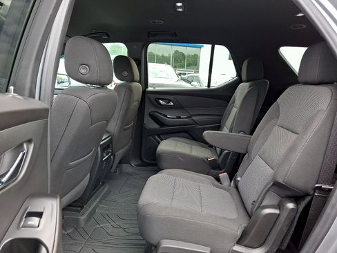 Used 2023 Chevrolet Traverse LT w/ LPO, Floor Liner Package AWD/4WD image 10