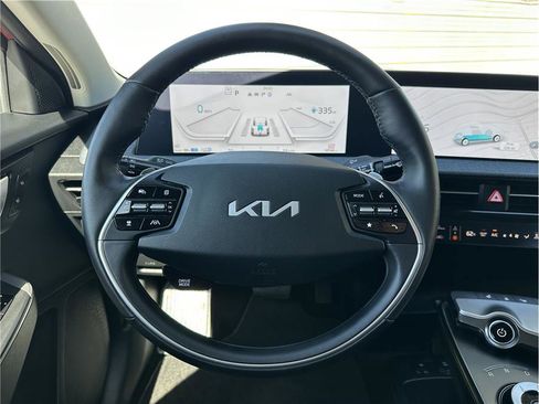 Used 2024 Kia EV6 Light image 19