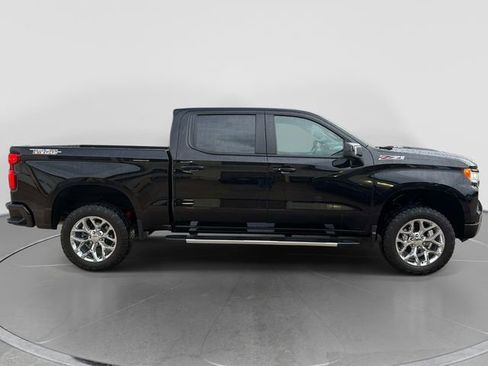 Used 2024 Chevrolet Silverado 1500 LT Trail Boss w/ LT Trail Boss Premium Package AWD/4WD image 2