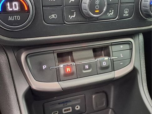 Used 2024 GMC Terrain AT4 AWD/4WD image 13