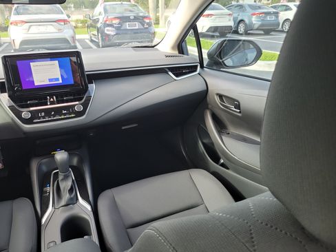 Used 2026 Toyota Corolla LE FWD image 17