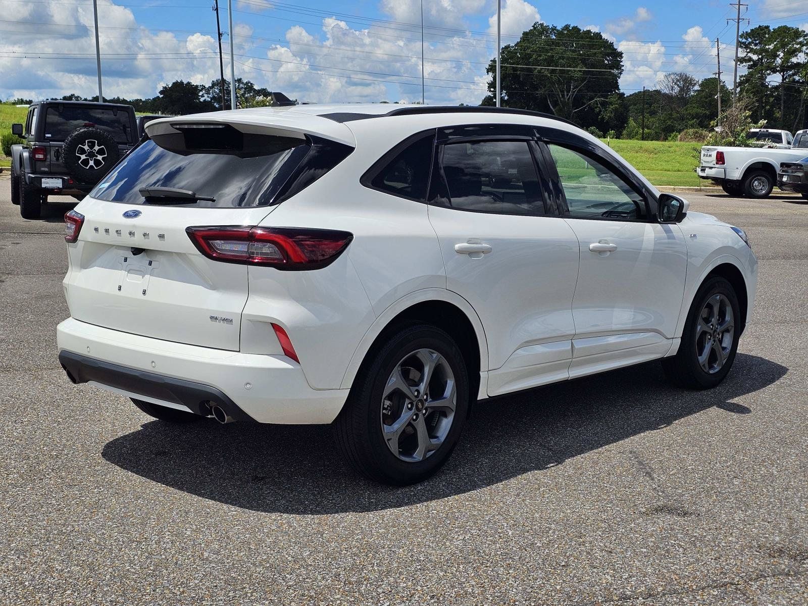 Used 2023 Ford Escape ST-Line Select w/ Tech Pack #2 AWD/4WD image 9