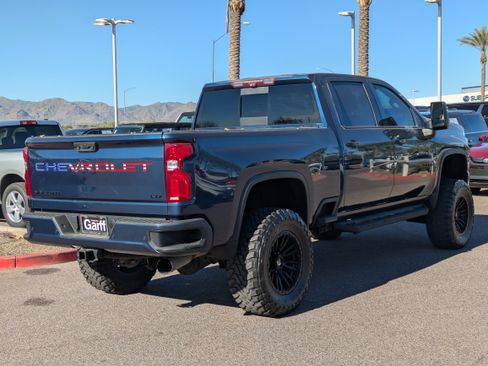 Used 2021 Chevrolet Silverado 2500 LTZ w/ LTZ Plus Package image 3