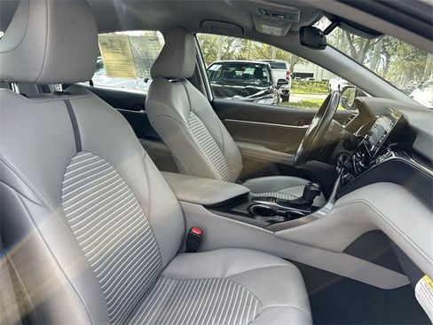 Used 2024 Toyota Camry SE image 28