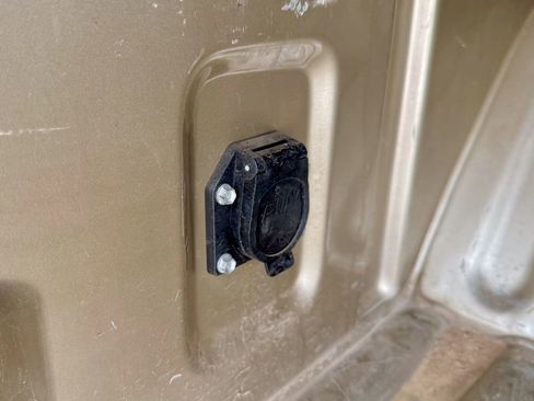 Used 2004 Chevrolet Silverado 1500 LS w/ Light Duty Power Package image 17