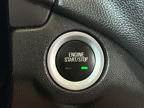 Used 2020 Chevrolet Equinox LT FWD image 20
