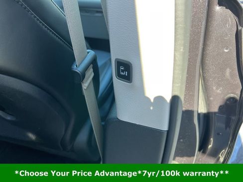 Certified 2023 Chrysler Pacifica Touring-L image 22