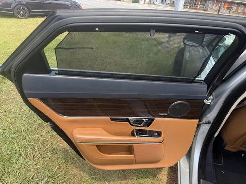 Used 2014 Jaguar XJ L Portfolio image 13