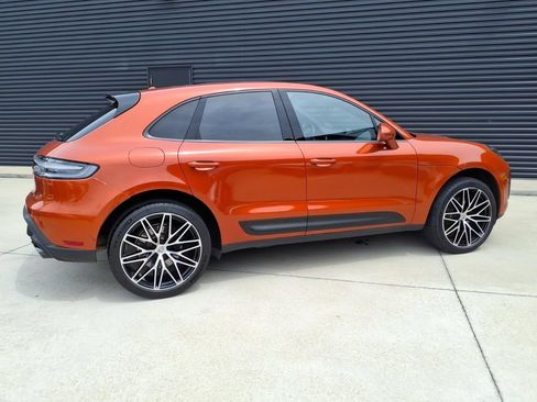 Certified 2024 Porsche Macan AWD/4WD image 8