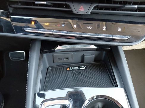 Used 2025 Buick Envision Sport Touring image 37