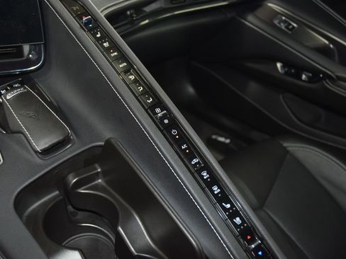 Used 2025 Chevrolet Corvette Stingray Preferred Cpe w/ Z51 Performance Package RWD image 29