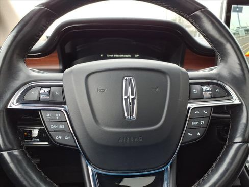 Certified 2022 Lincoln Nautilus Reserve image 23