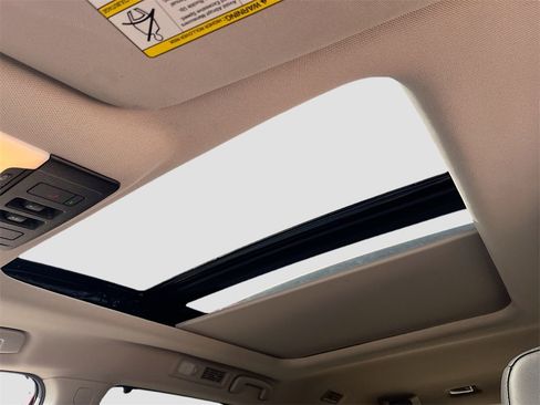 Used 2022 Nissan Pathfinder SL w/ SL Premium Package image 22