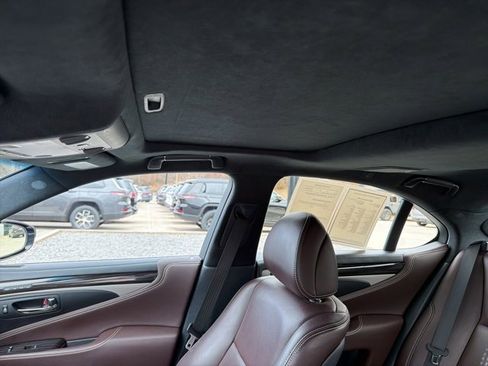 Used 2017 Lexus LS 460 AWD image 16