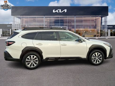 Used 2023 Subaru Outback Premium image 7