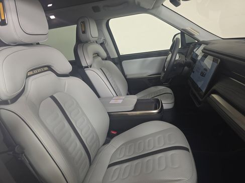 Used 2024 Rivian R1S Adventure AWD/4WD image 25