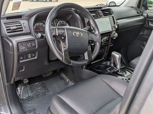 Used 2023 Toyota 4Runner TRD Off-Road Premium w/ Off Road Premium Plus Package AWD/4WD image 10