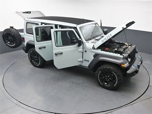 Used 2023 Jeep Wrangler Unlimited w/ Sun & Screen Package image 50