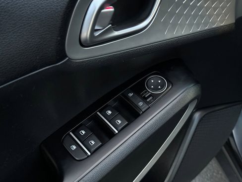 Used 2022 Kia Soul LX w/ Technology Package image 12