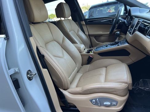 Used 2017 Porsche Macan S image 17