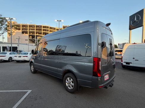 Used 2024 Mercedes-Benz Sprinter 2500 image 3