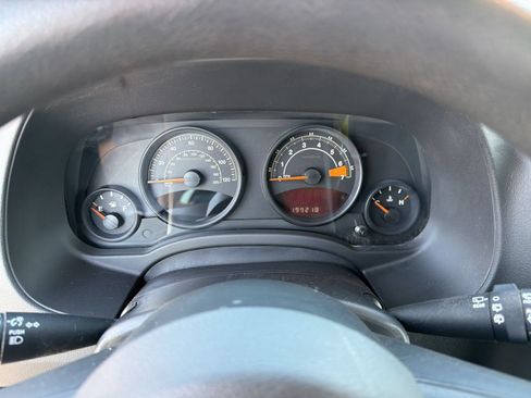 Used 2014 Jeep Patriot Sport AWD/4WD image 18
