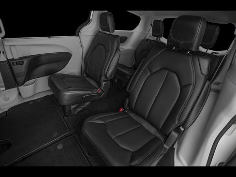 Used 2024 Chrysler Pacifica Touring-L FWD image 40