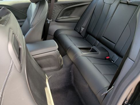 Certified 2025 BMW 230i Coupe RWD image 37