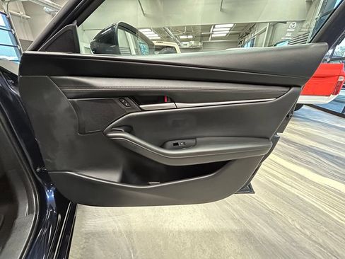 Used 2024 MAZDA MAZDA3 s FWD image 38