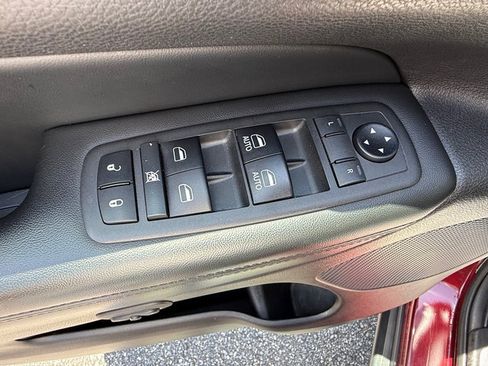 Used 2019 Jeep Grand Cherokee Limited AWD/4WD image 12