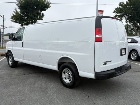 Used 2025 Chevrolet Express 2500 Extended RWD image 3