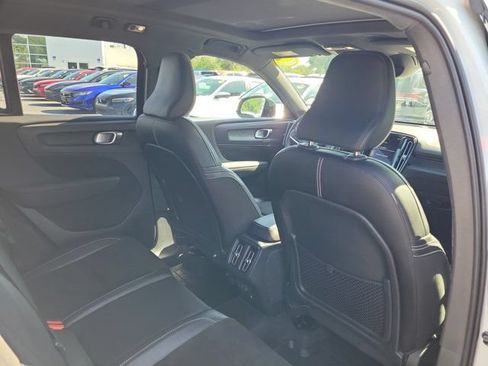 Used 2020 Volvo XC40 T5 R-Design AWD/4WD image 9