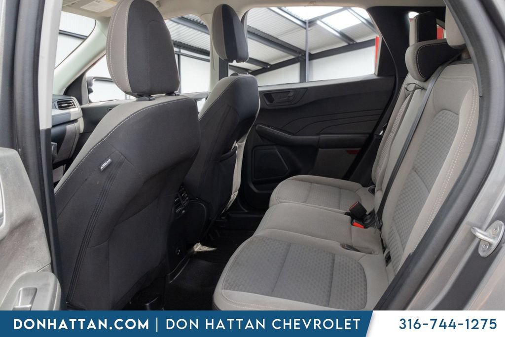Used 2022 Ford Escape SE w/ SE Sport Appearance Package AWD/4WD image 19