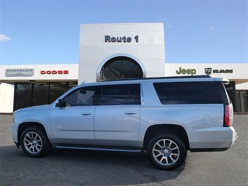 Used 2017 GMC Yukon XL SLT image 4