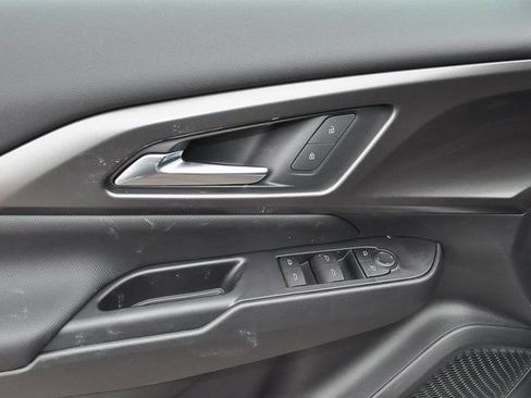 New 2026 Chevrolet Equinox EV LT image 10