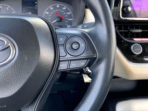 Used 2025 Toyota Corolla LE FWD image 24